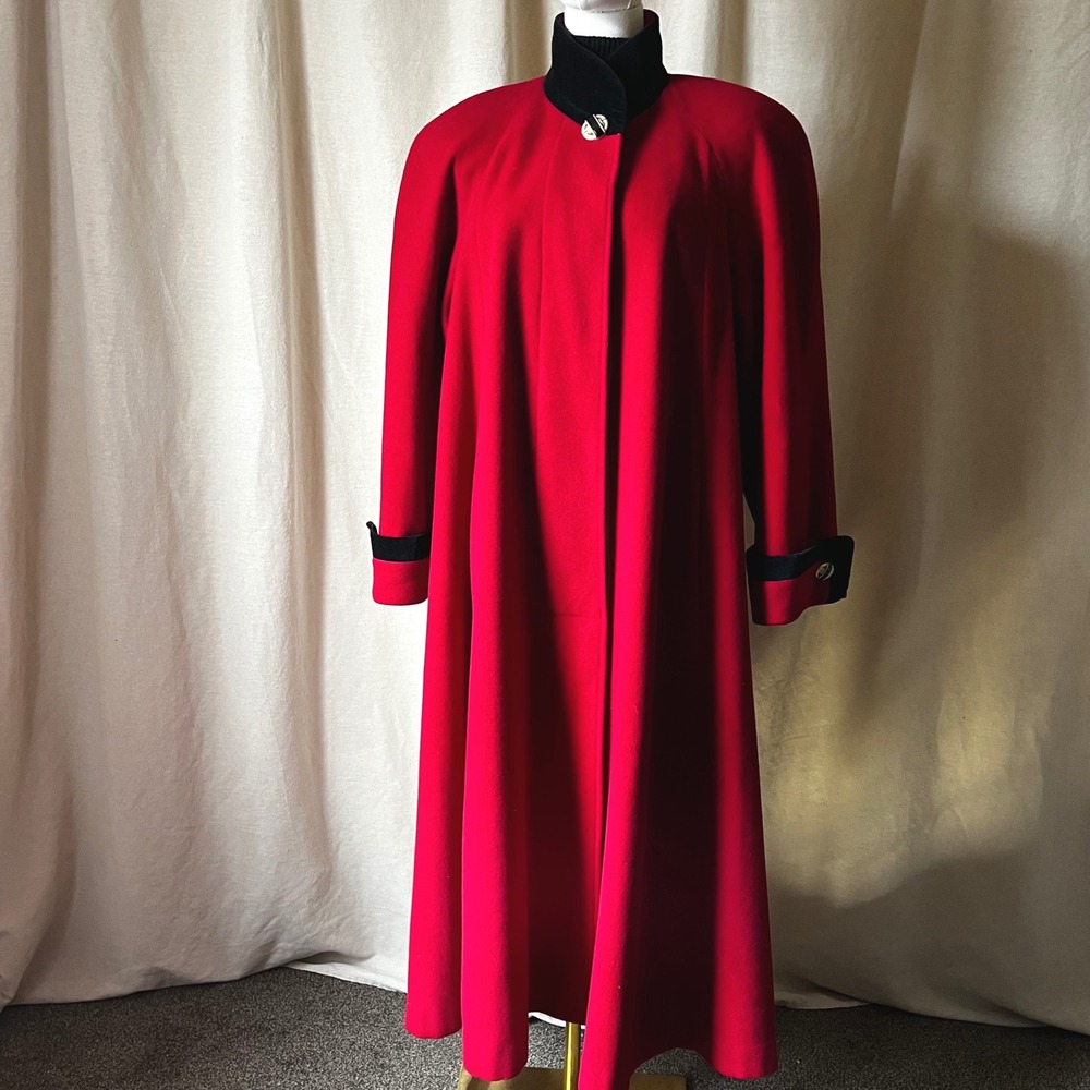 International Scene Red Wool Coat Sz L Black Trim Made Russia Vintage 90s